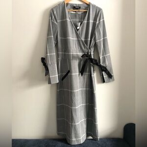 Smart & Joy Gray Tartan wrap Long Sleeve Midi Dress